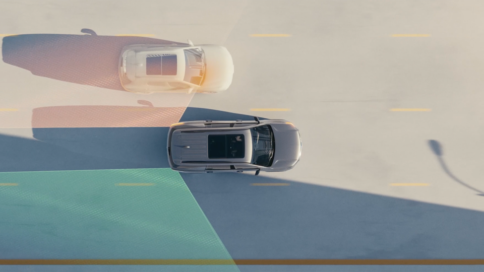 Video of the Blind Zone Steering Assist of the 2025 Chevrolet Traverse SUV.