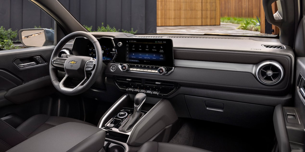 Front passenger's view of the 2025 Chevrolet Colorado.