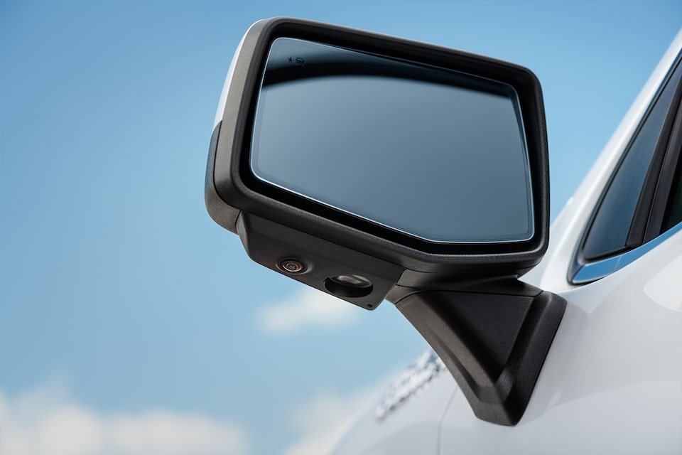 2019 Silverado 1500 Truck Towing Visibility: Side View Camera.