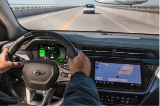 Technologie Chevrolet Super Cruise en cours d’utilisation grâce au plan de services connectés Super Cruise.