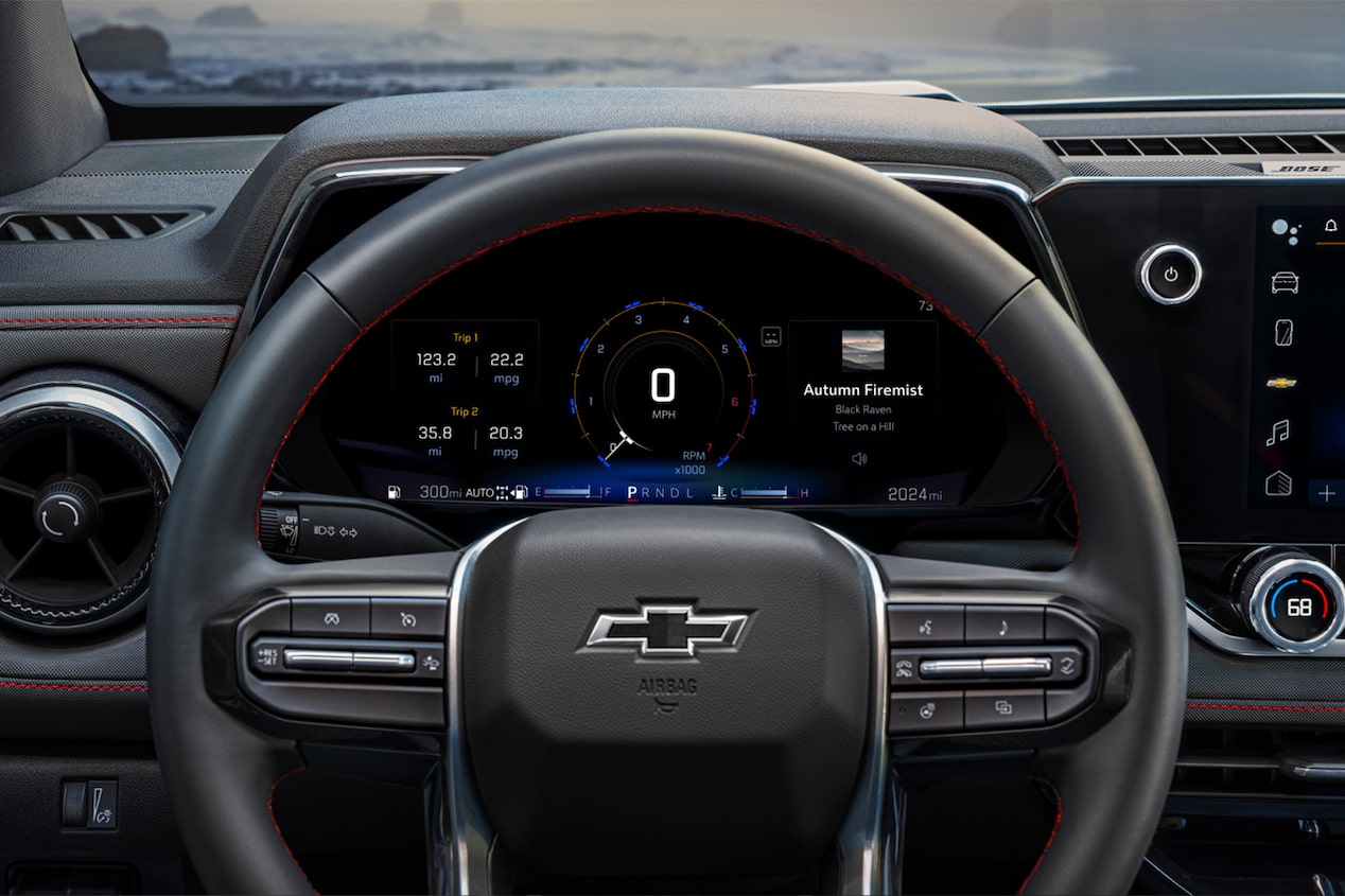 Drivers view of the Steering Wheel of a 2025 Chevrolet Colorado.