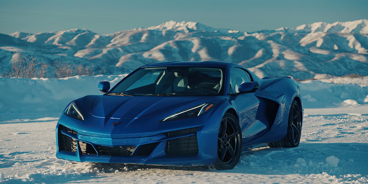 Front shot of the Corvette E-Ray in the snow