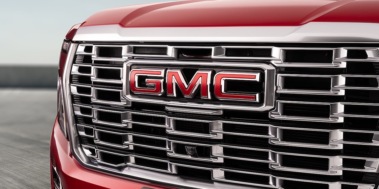 close up image of Yukon front grille and badge