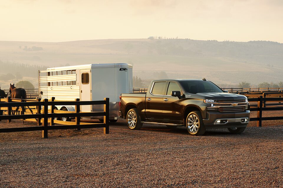 2020-silverado-ld-towing-04