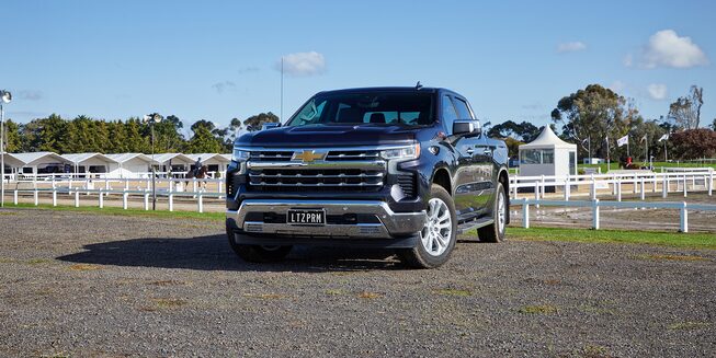 2021 Silverado 1500 Pickup Truck Auto Parking Assistance
