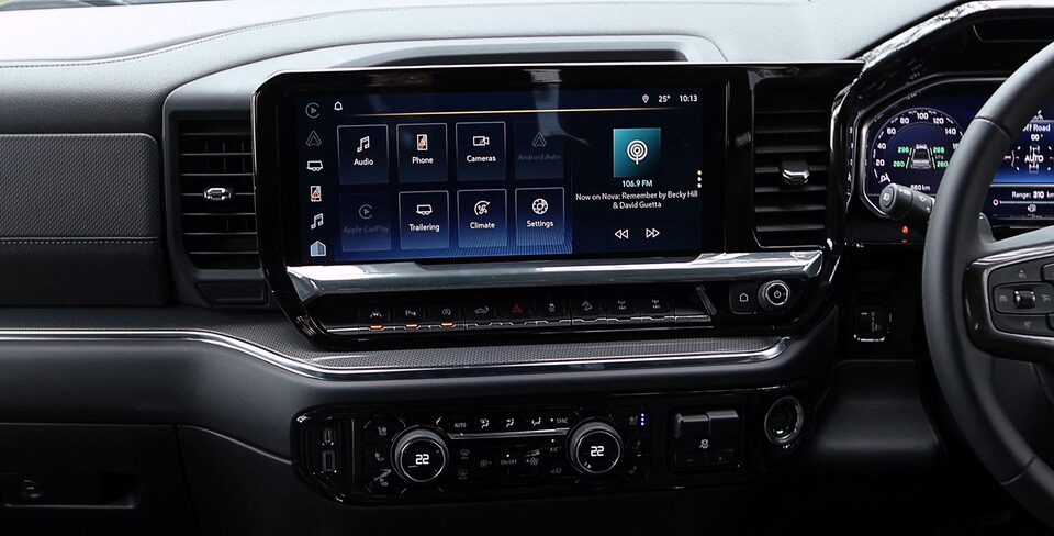 13.4-Inch Diagonal Infotainment Touch Screen