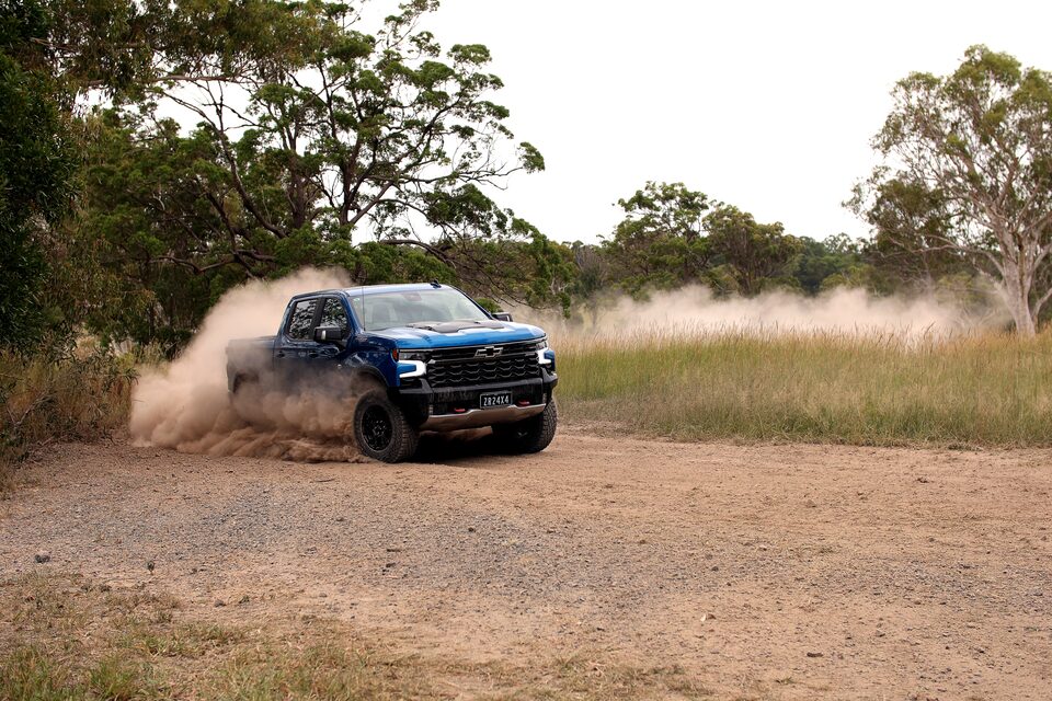Chevrolet Silverado ZR2 Glacier Blue Metallic Motion